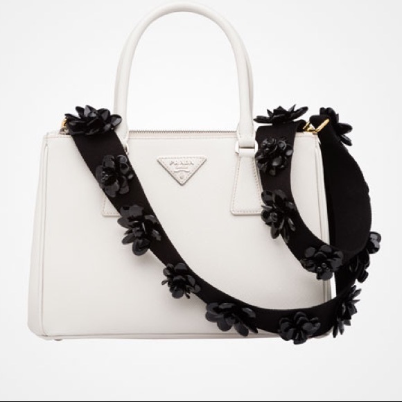 Prada♥️NEW♥️Flower Charm leather strap For handbag - Picture 2 of 8